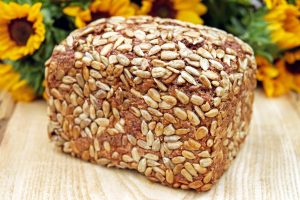 Co zawiera proteinowy chleb?
