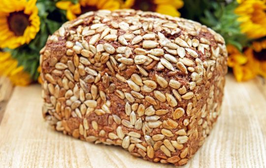 Co zawiera proteinowy chleb?